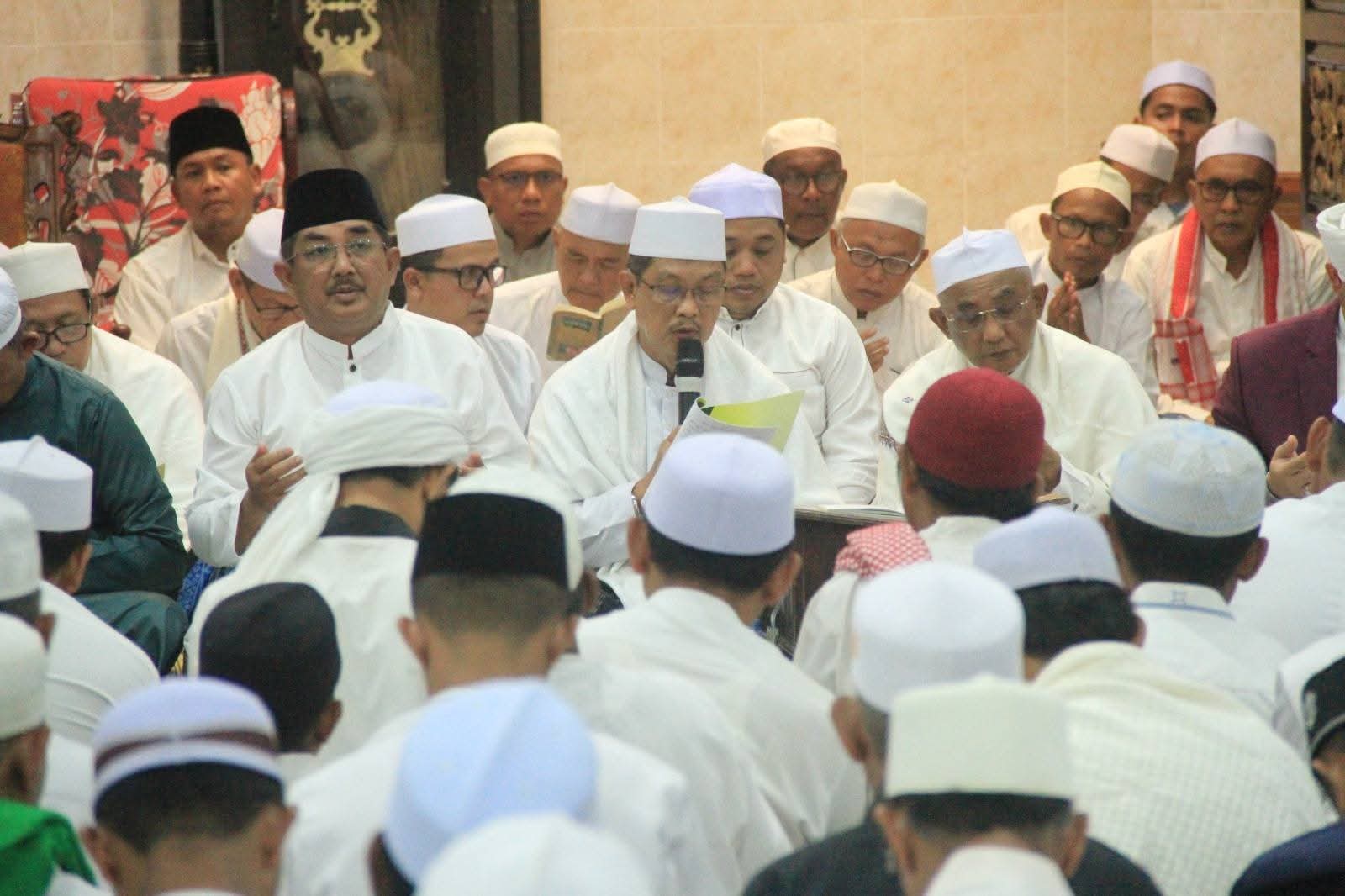 Bupati Anwar Sadat Hadiri Majelis Zikir dan Haul Akbar Sulthonul Aulia Syekh Abdul Qadir Al-Jailani
